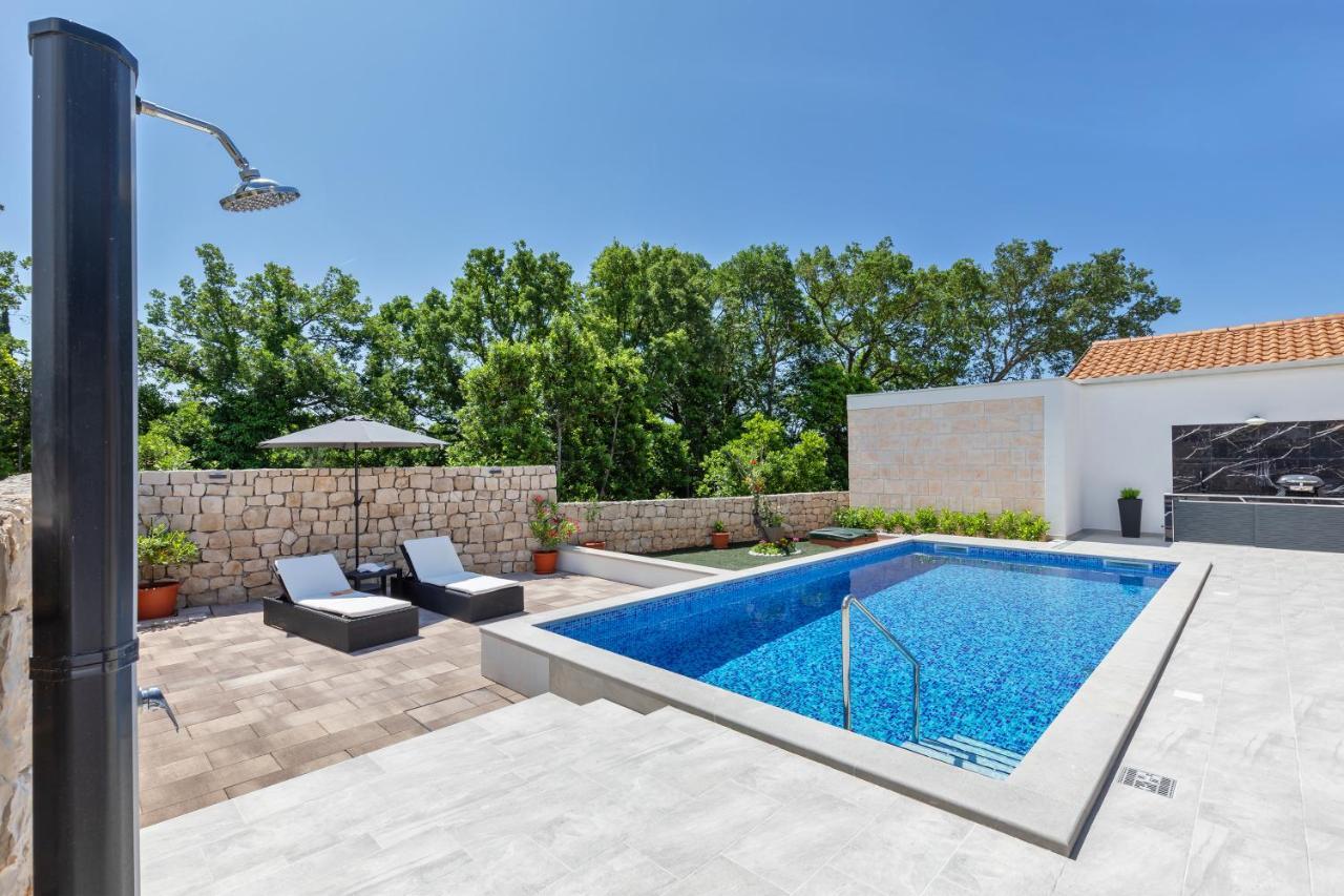 Apartment Holiday Home Doma, Cilipi Near Dubrovnik المظهر الخارجي الصورة