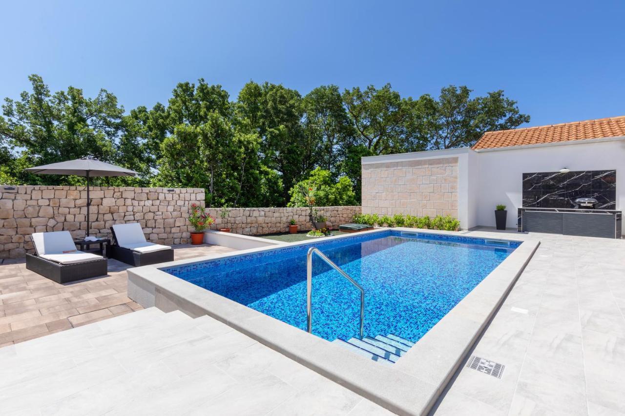 Apartment Holiday Home Doma, Cilipi Near Dubrovnik المظهر الخارجي الصورة