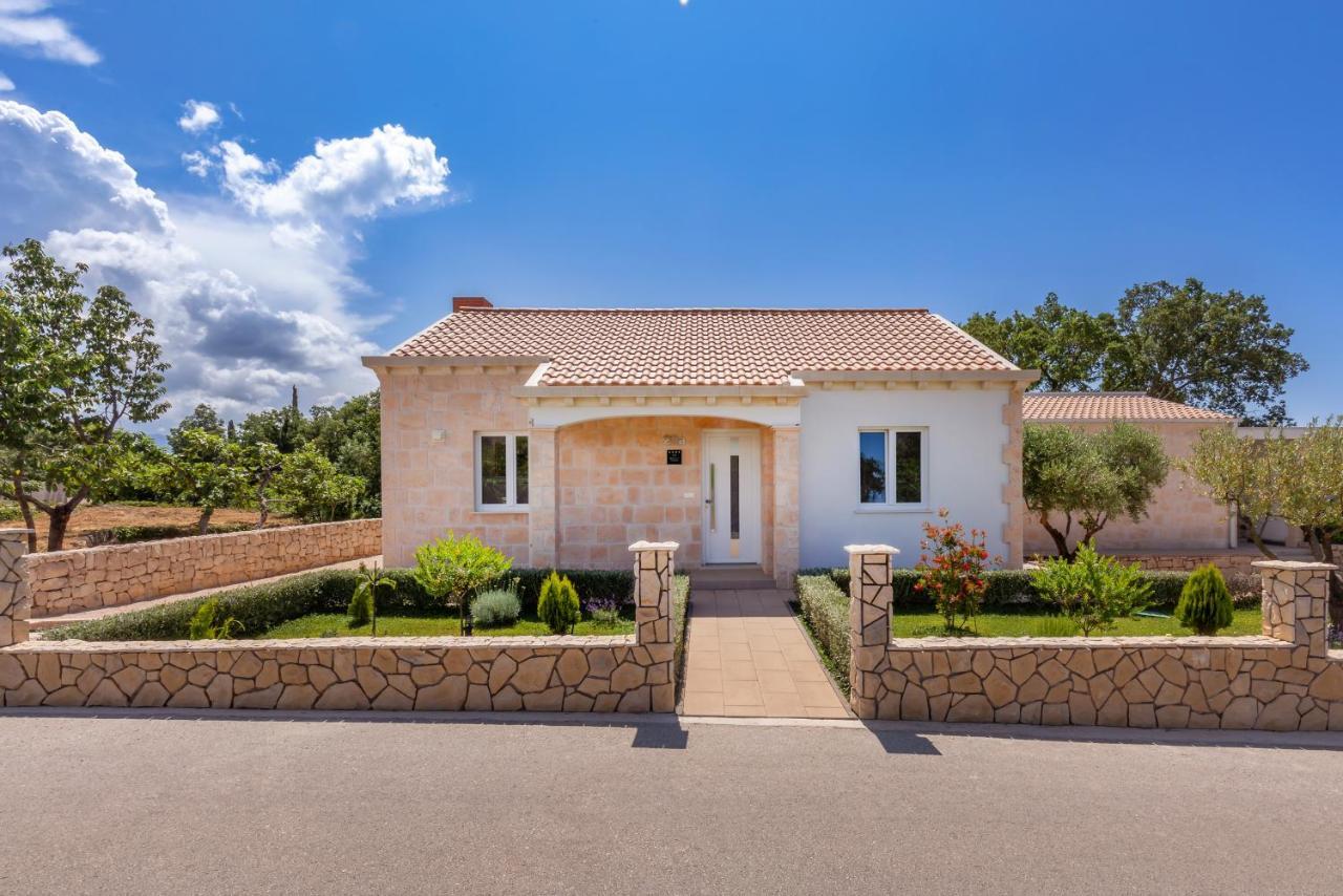 Apartment Holiday Home Doma, Cilipi Near Dubrovnik المظهر الخارجي الصورة